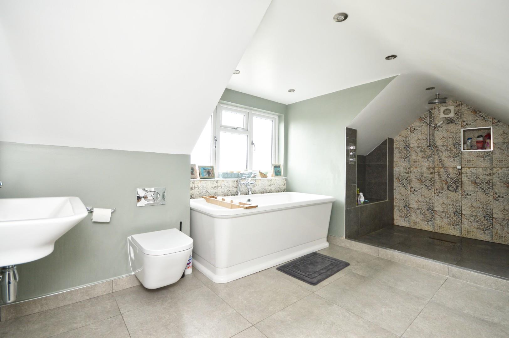 En Suite Bathroom