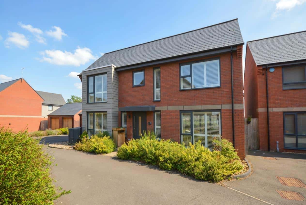 Romulus Close, Keynsham, Bristol